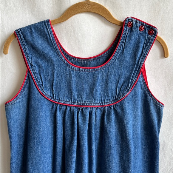 Sleeveless blue denim dress with red piping and ruffled hemline, size 8 - Picture 2 of 9